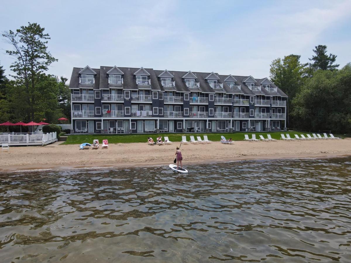 טראוורס סיטי 103 North Shore Inn מראה חיצוני תמונה